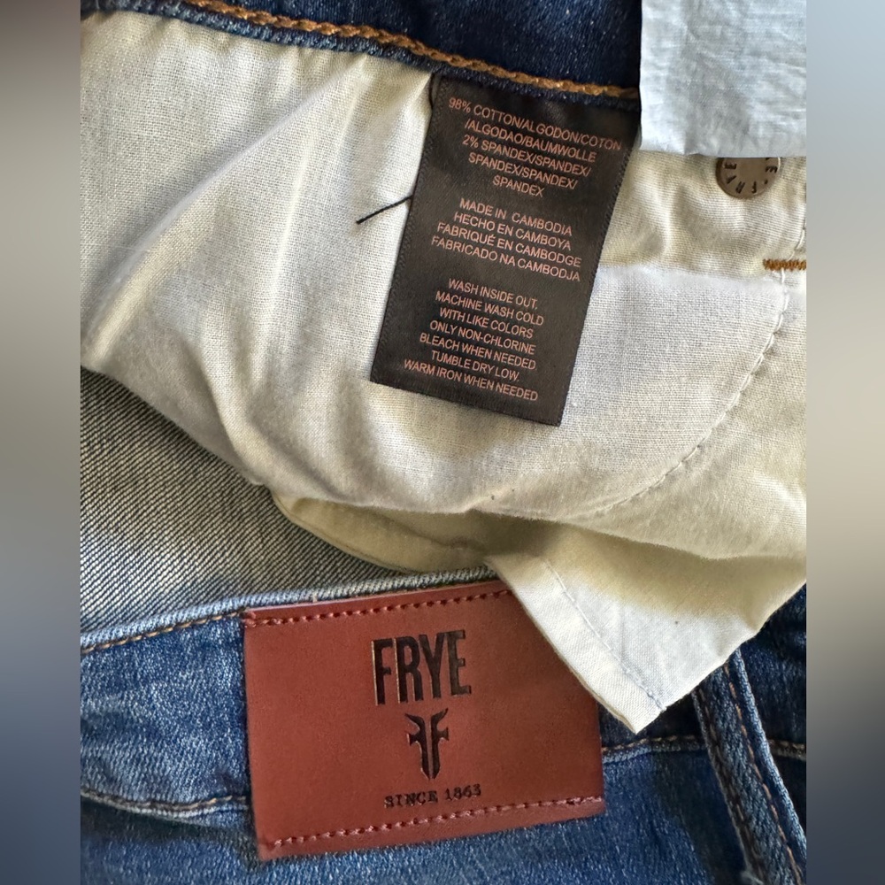 Frye Veronica Medium Wash Mid Rise Size 12 - Picture 4 of 5